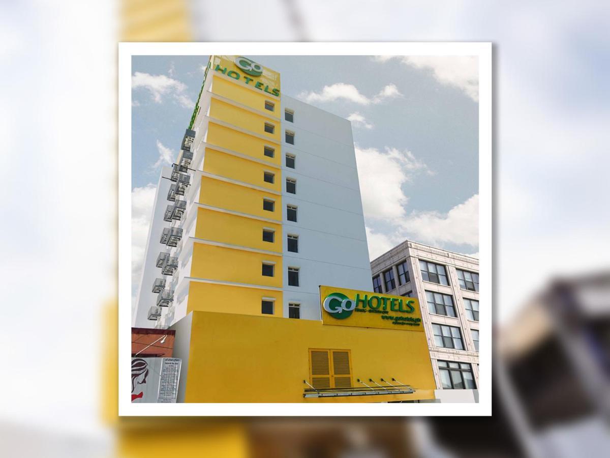 Go Hotels Timog Кесон-Сити Экстерьер фото