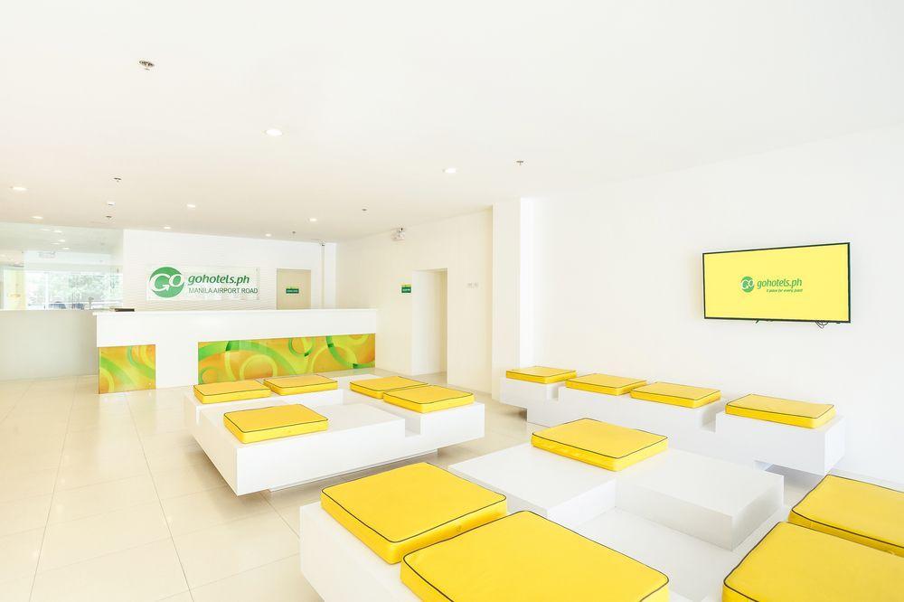 Go Hotels Timog Кесон-Сити Экстерьер фото