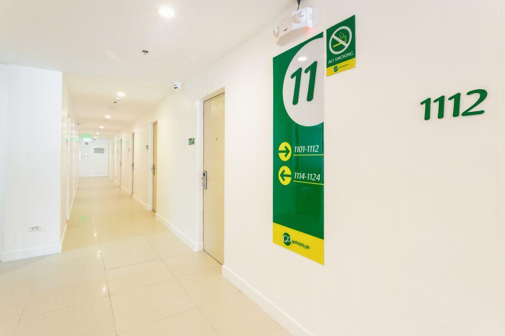 Go Hotels Timog Кесон-Сити Экстерьер фото